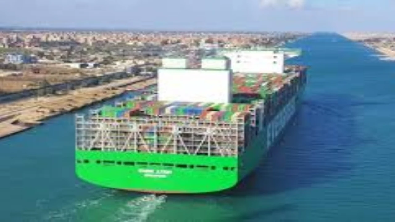 تصاعد التوتر مع إيران يرسخ دور مصر كشريان حيوي لتجارة الطاقة العالمية